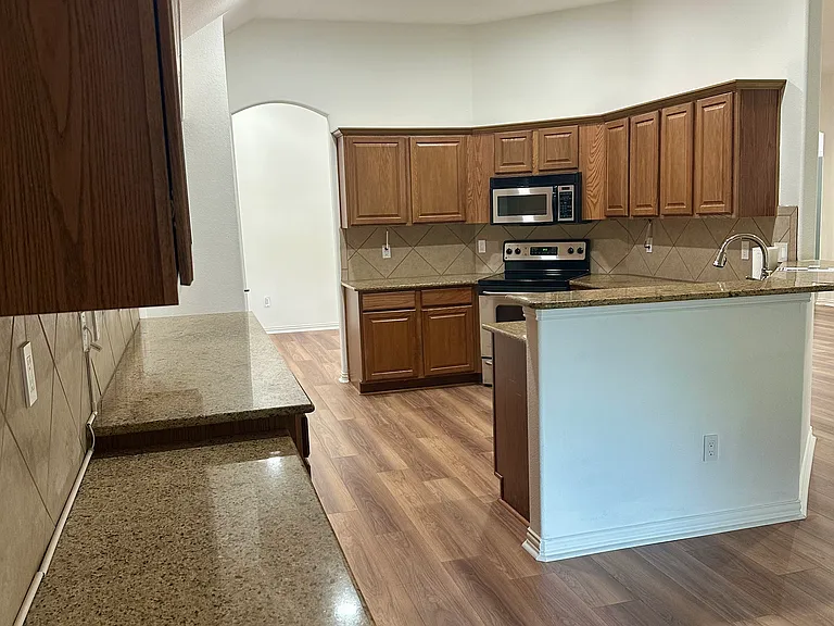 4507 Ridgeway Dr — Photo 10
