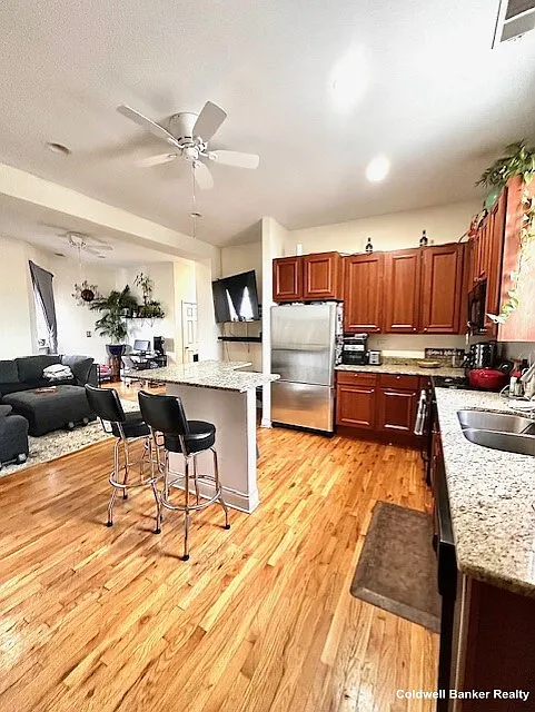 Building Photo - 2335 W Lake St #3F
