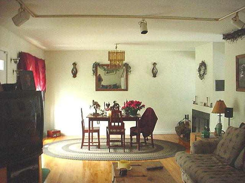 4th image of 10 CHESEBRO Drive