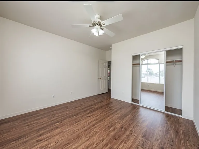 1004 W Orange St — Photo 8