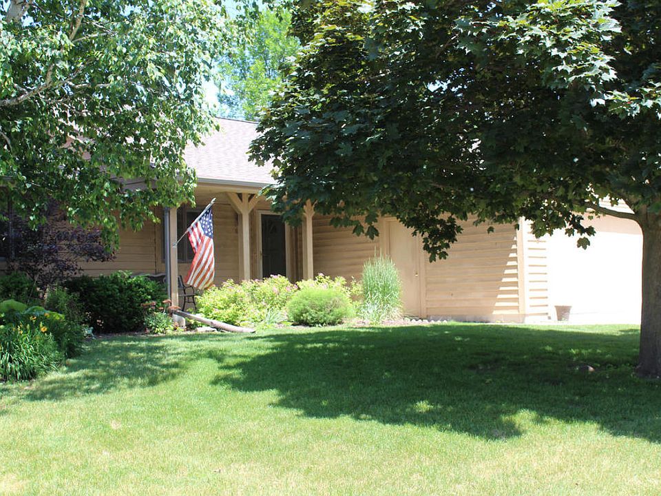 1st image of 634 Woodview Ave