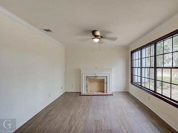 2nd image of 3854 Richmond Ave