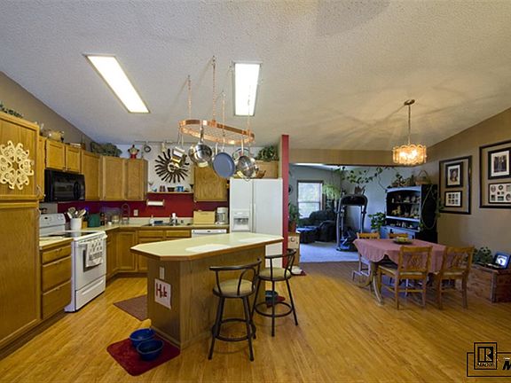3rd image of 40365 Anchor Way