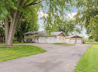 2213 Baker Trl, Faribault, MN 55021