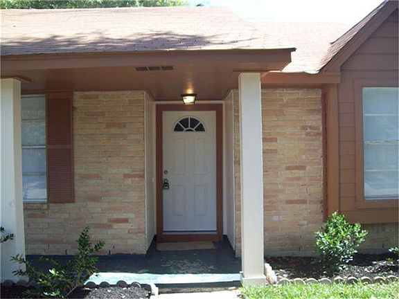 2nd image of 14858 Estrellita Dr