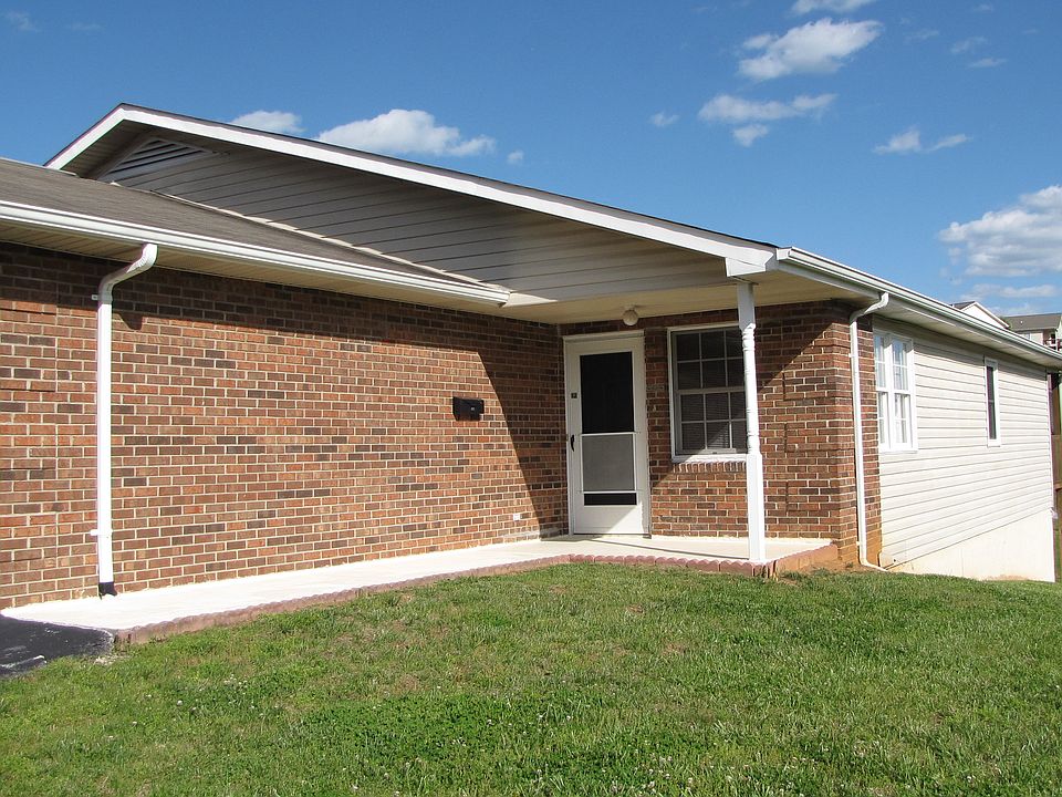 1st image of 813 Cobblestone Pl