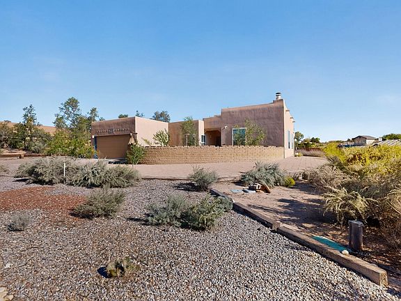 2nd image of 5725 Rio Pinos Rd NE