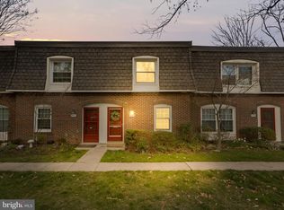 8138 Carrleigh Pkwy #124, Springfield, VA 22152