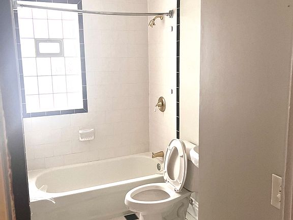 4th image of 2616 S Kingshighway Blvd APT 1S