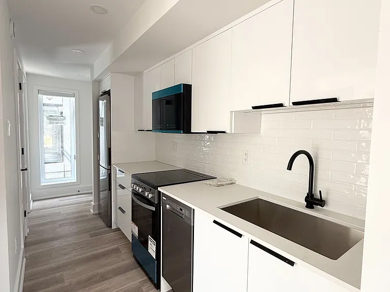 549 Melbourne Ave #5 — Photo 6
