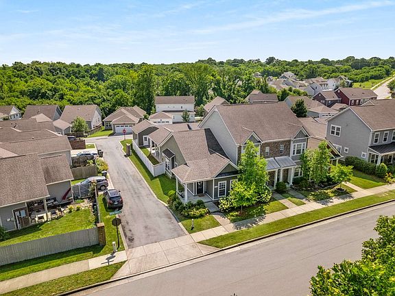2nd image of 1505 Winding Creek Dr