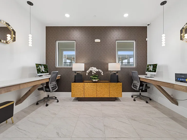 Luxe of Denton | Business Center