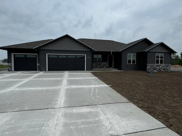 1230 Putnam Dr, Pulaski, WI 54162