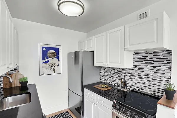 Rented by Herald Towers LLC | media 17