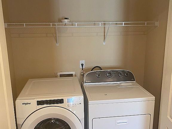 Wash/Dryer (Nego) Closet