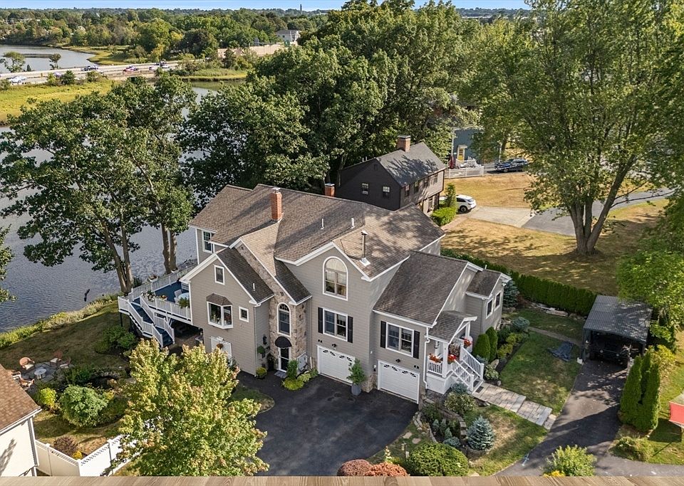 1st image of 7 Riverbank Ave #7