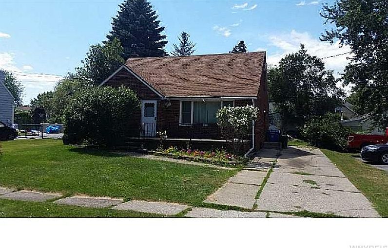 1st image of 21 Woodcrest Dr