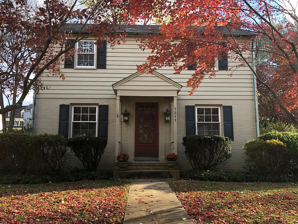 1211 Lake Falls road