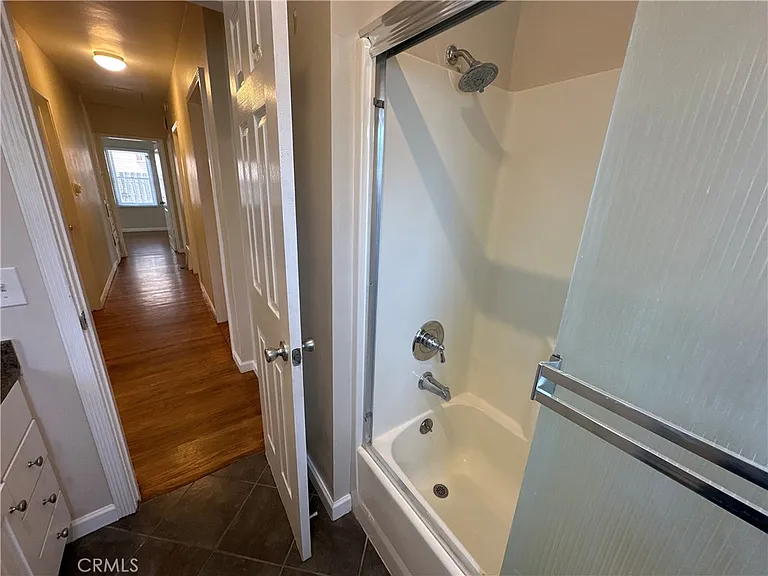 210 S Bush St — Photo 26
