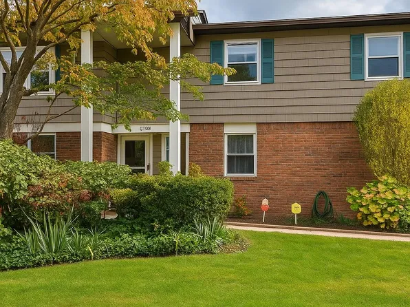 17 Alex Ln, Glen Cove, NY 11542