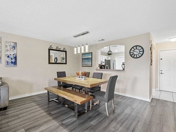 4th image of 4704 Pinemore Ln