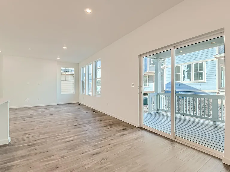 637 Acorn Pl — Photo 22