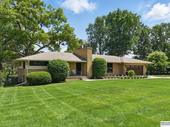 317 N 96th St, Omaha, NE 68114