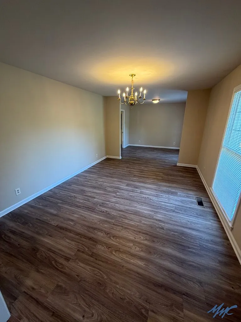3 bed, 2.0 bath, 1566 sqft, $1,950 — Photo 3