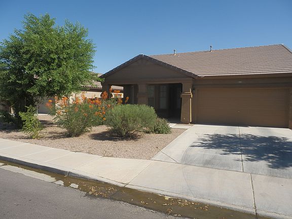 2nd image of 105 W Tahiti Dr