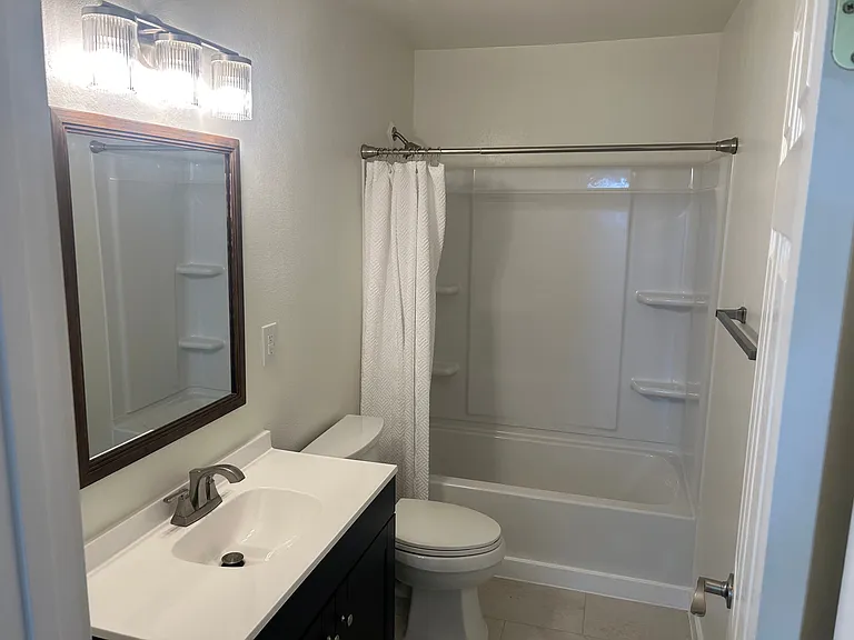 1491 Russell Ave SE — Photo 6