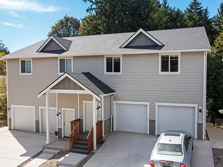 672 Hansen St SE #A — Photo 1