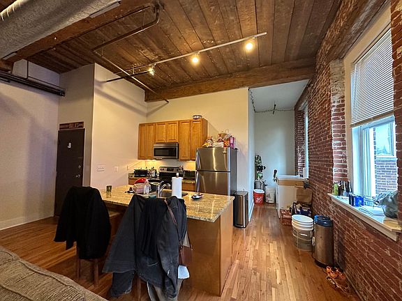 4th image of 21 E Columbia Ave APT 209
