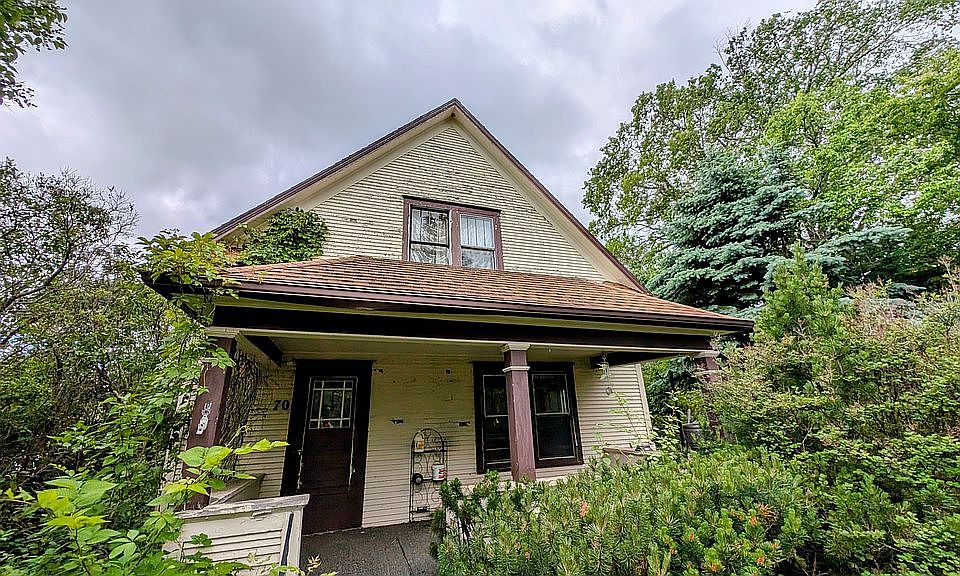 1st image of 70 7th Ave S