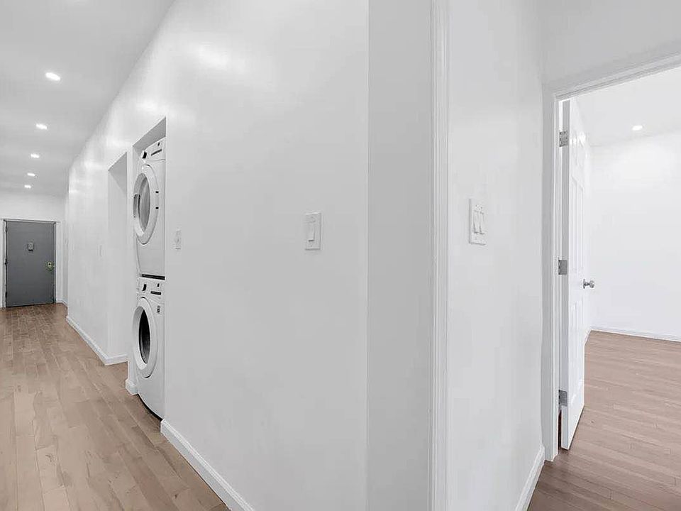 2nd image of 901 Church Ave #2R