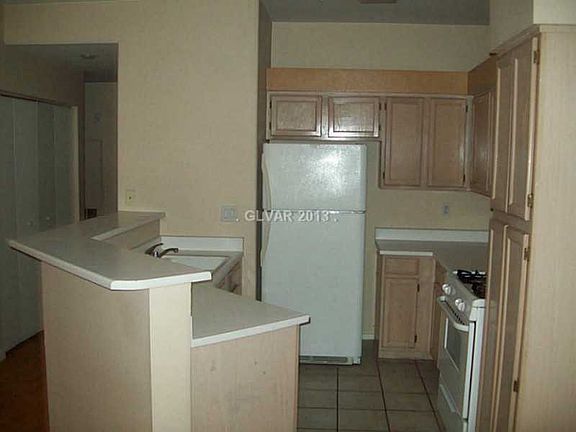 3rd image of 5415 W Harmon Ave Unit 1031