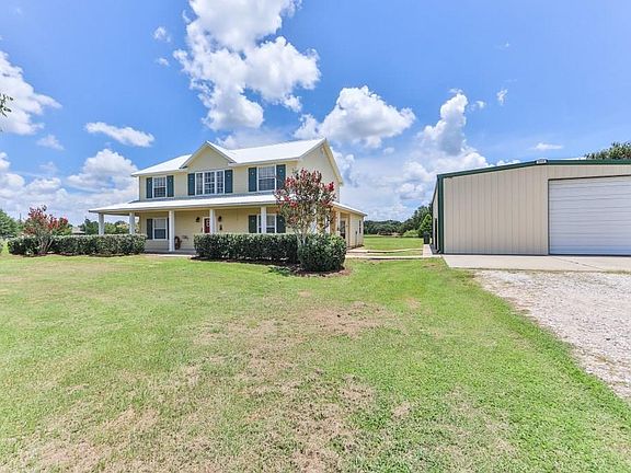 2nd image of 306 Standing Oaks Ln