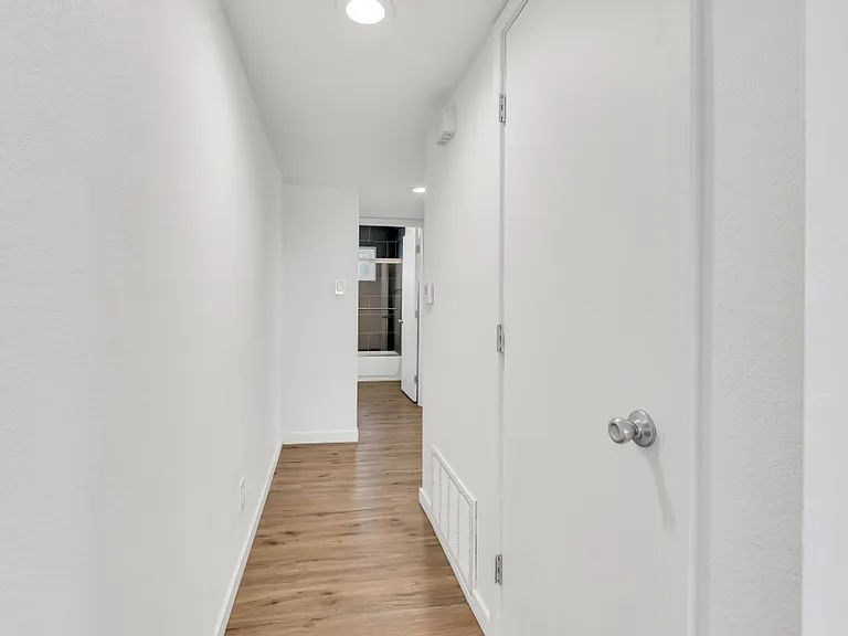 2405 Cava Ct #4 — Photo 8