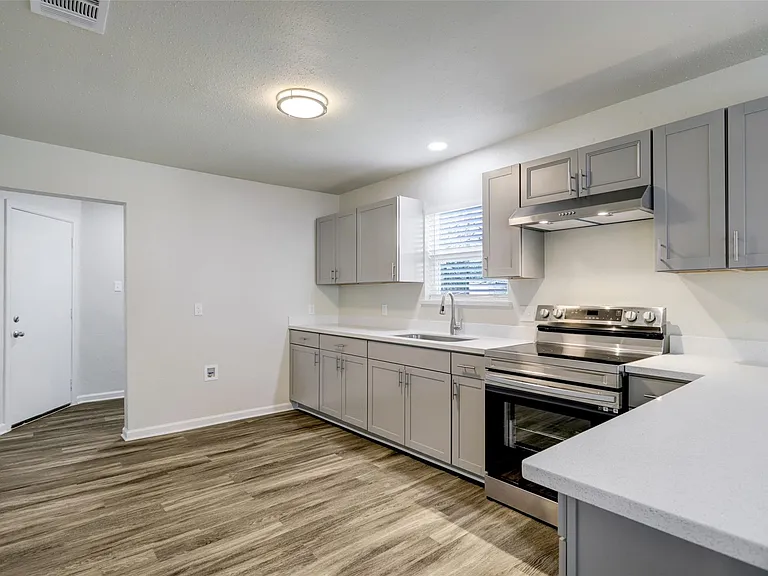3918 Cosby St — Photo 2