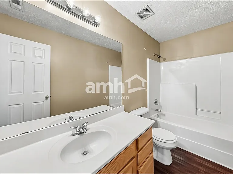 8028 Meadowview Ln — Photo 13