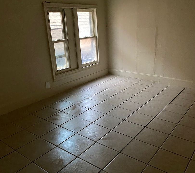 2nd image of 2825A N 24th Pl