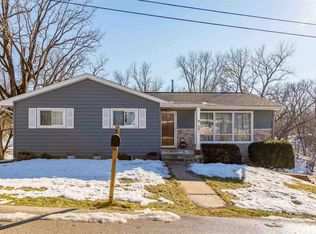 12 Hilltop Dr, Coal Valley, IL