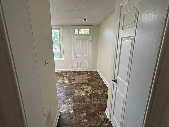 5th image of 230 E Main St #6