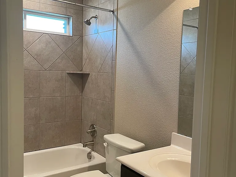 721 Kendra Dr — Photo 8