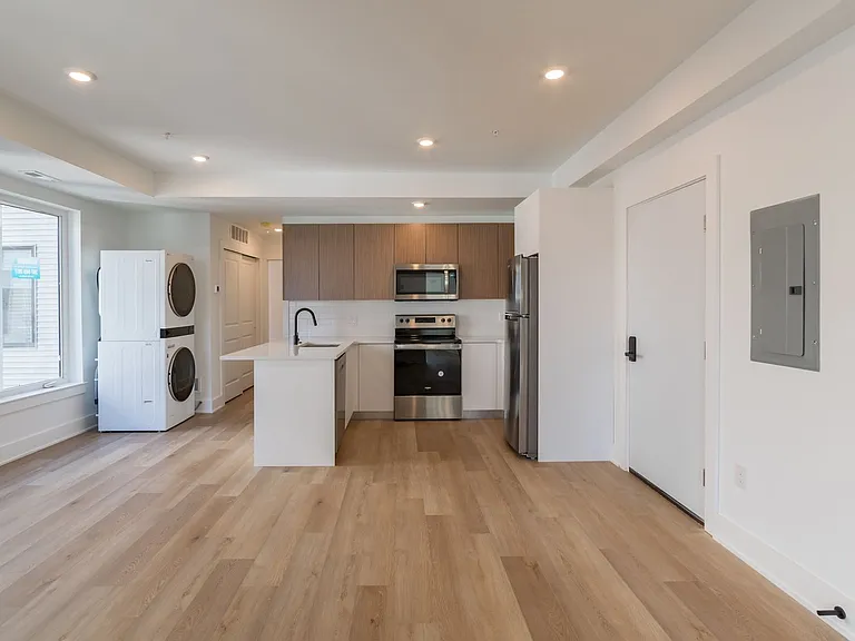 5900 Germantown (The Premiere) — Photo 41