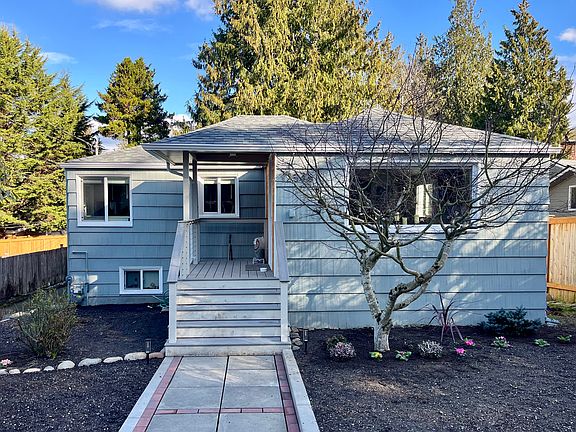 3rd image of 12546 17th Ave NE Unit 3