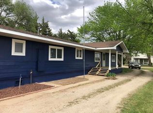 204 W Garfield Ave, Sterling, KS 67579