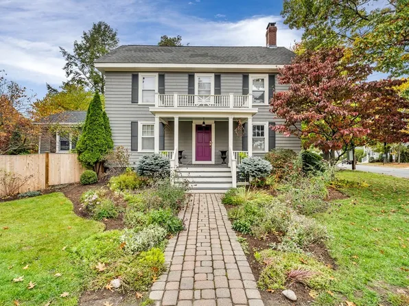 216 Sudbury Rd, Concord, MA 01742