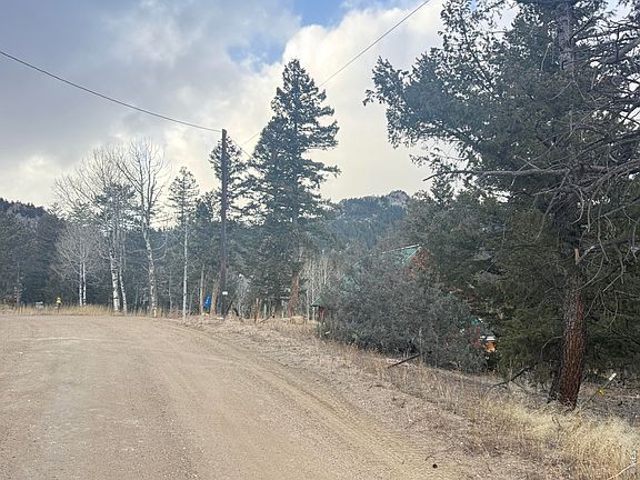 4th image of 766 Lakeshore Dr