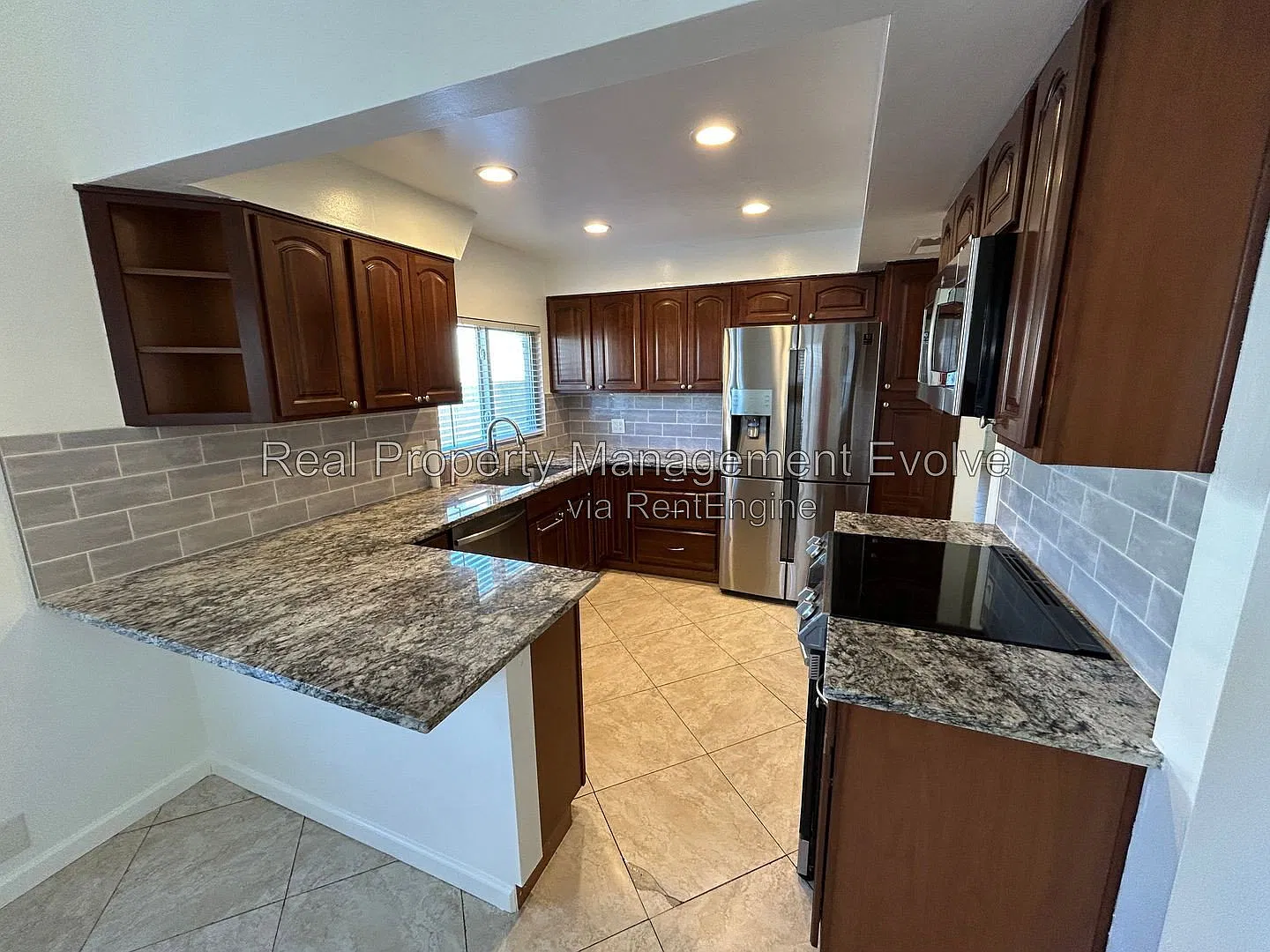 3 bed, 2.0 bath, 1457 sqft, $1,995 — Photo 4