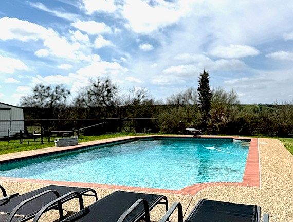 4th image of 2805 Old Brock Rd